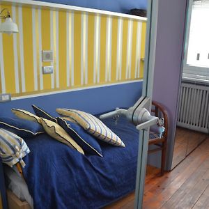 Kleine Kamer met Twee Aparte Bedden